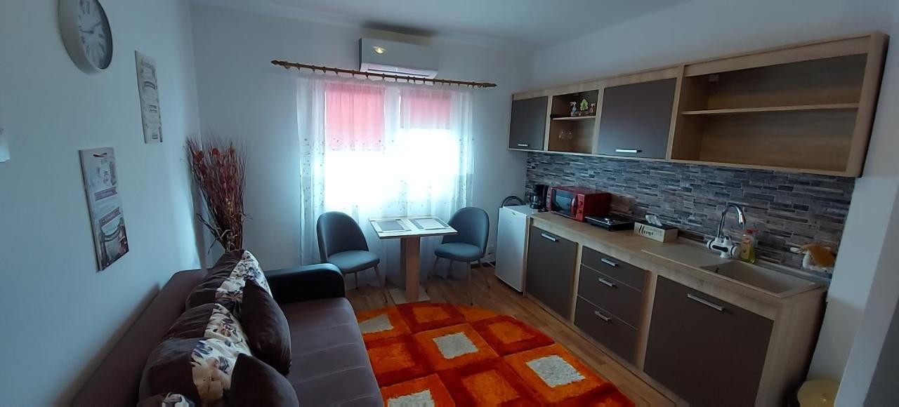 The View Apartment Orşova Exterior foto